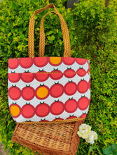 Load image into Gallery viewer, Tomatina