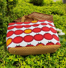 Load image into Gallery viewer, Tomatina