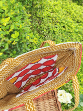 Load image into Gallery viewer, Tomatina