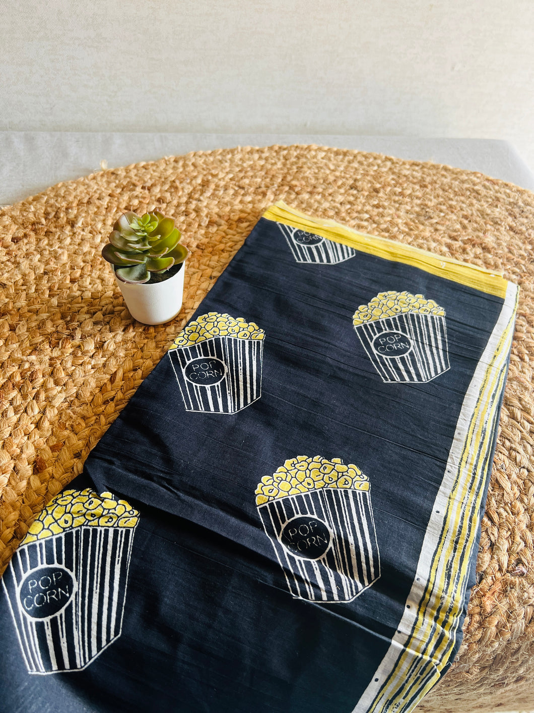 Saree - Popcorn Black