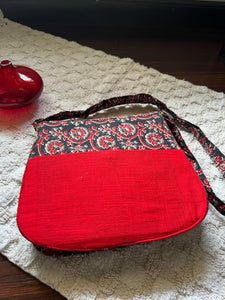 Sooti Sling Bag - Floral Red & Black