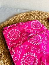 Load image into Gallery viewer, Saree - White &amp; Pink Rosey