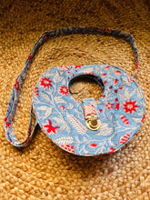 Load image into Gallery viewer, Sooti Round Sling - Blue