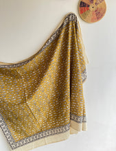 Load image into Gallery viewer, Sooti Dupatta – Fish Yellow