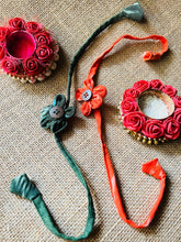 Load image into Gallery viewer, Rakhi - Floral Button | Assorted Colours | Zero Waste Rakhi | Comes With Brooch