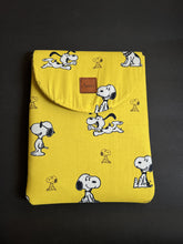 Load image into Gallery viewer, Sooti iPad Sleeve – Snoopy Yellow