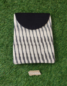 Sooti iPad Sleeve – Ikat White with Grey Stripes