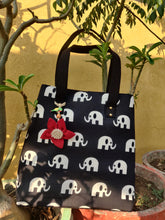 Load image into Gallery viewer, Tote Bag Elephant Love