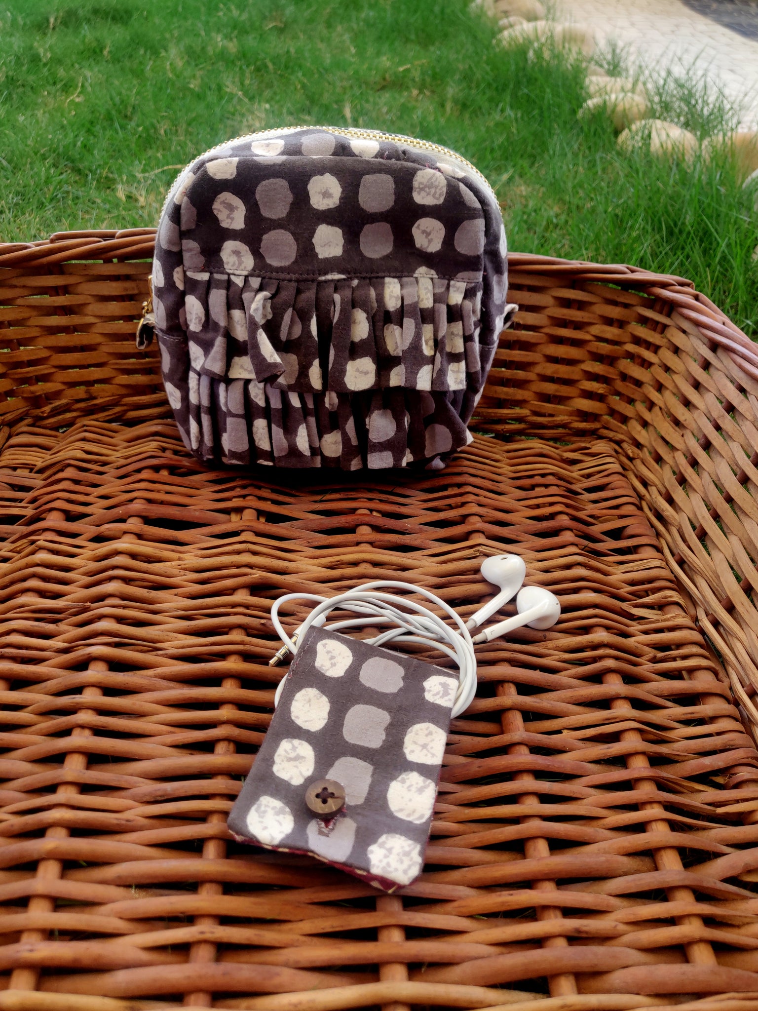 Dots Grey - Ruffle Pouch Bag – Sooti.in