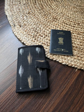 Load image into Gallery viewer, Sooti Passport Wallet For 1 Passport – Ikat Black
