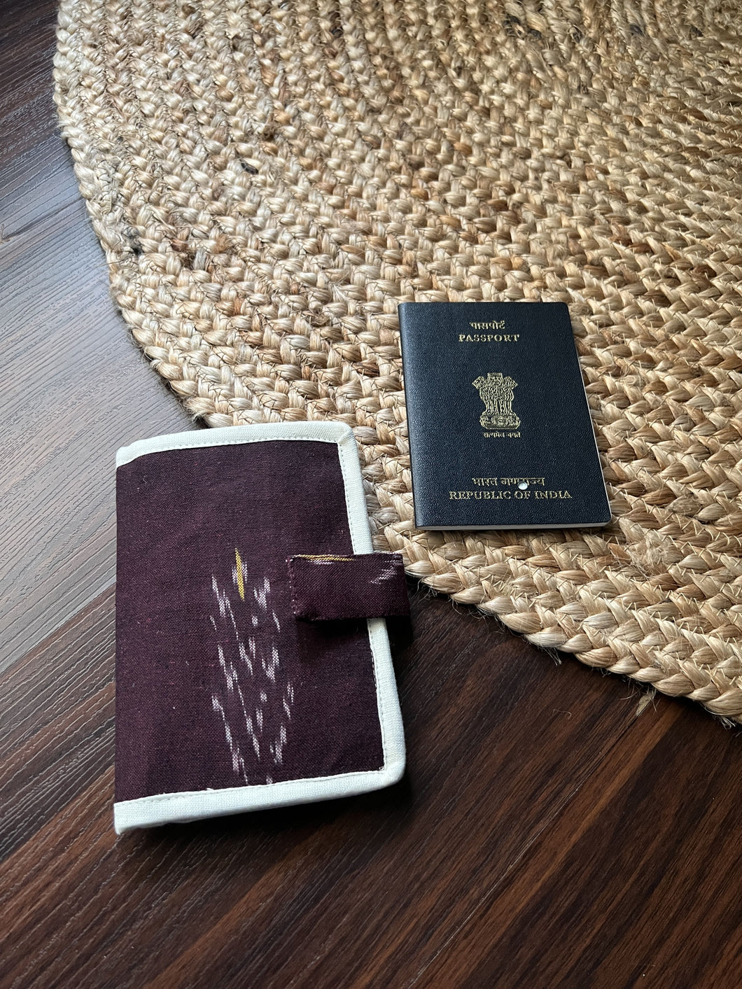 Sooti Passport Wallet For 1 Passport – Ikat Maroon