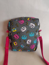 Load image into Gallery viewer, Cats Love - Sling Bag