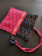 Load image into Gallery viewer, Sooti Charger Wrap - Ikat Pink &amp; Black