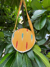 Load image into Gallery viewer, Round Sling Bag Mini - Tropical Yellow